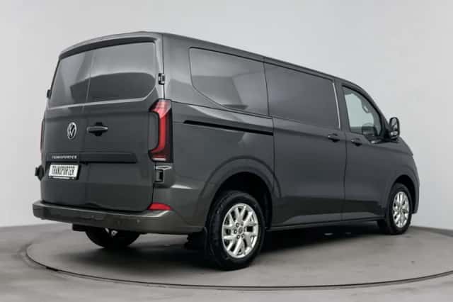 Volkswagen Transporter (2024) thumbnail 4