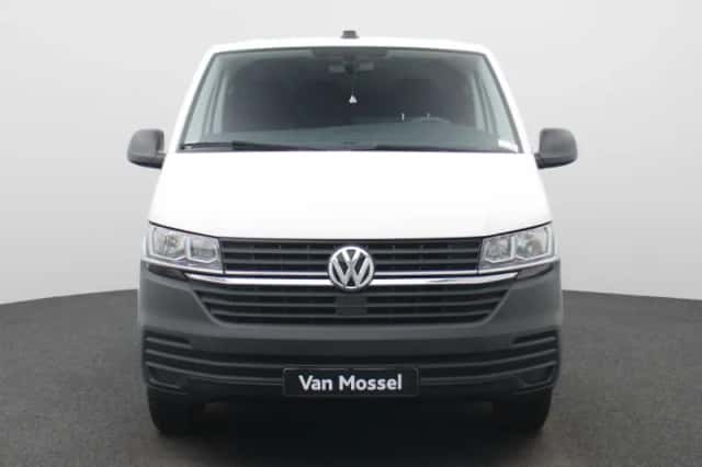 Volkswagen Transporter (2023) thumbnail 3