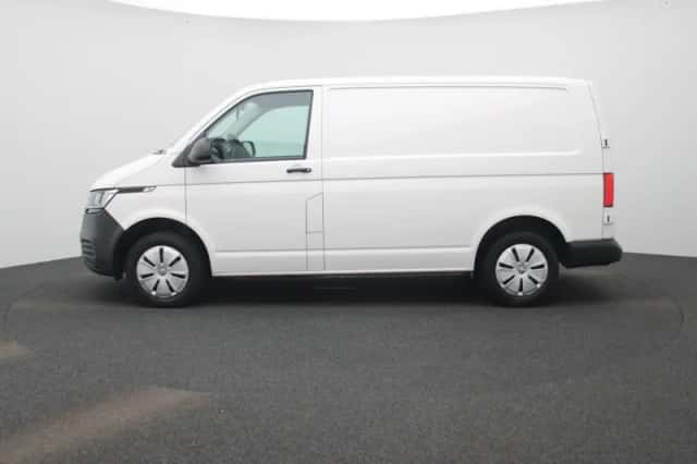 Volkswagen Transporter (2023) thumbnail 4