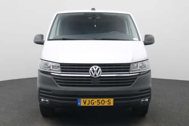 Volkswagen Transporter (2021) thumbnail 3