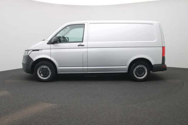 Volkswagen Transporter (2021) thumbnail 4