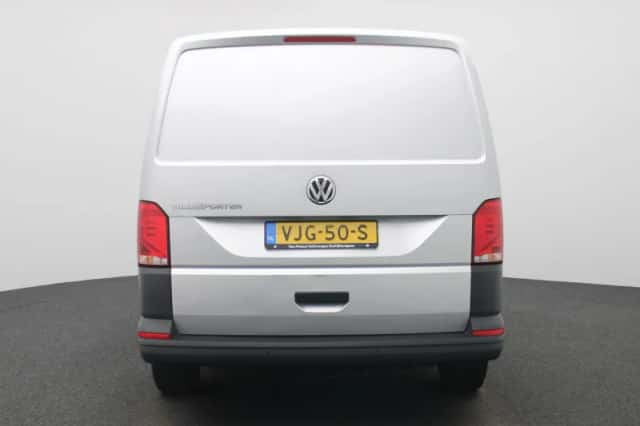 Volkswagen Transporter (2021) thumbnail 5