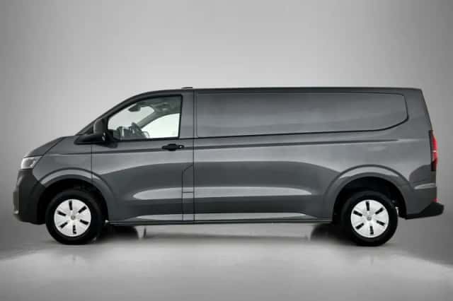 Volkswagen E-Transporter (2026) thumbnail 2