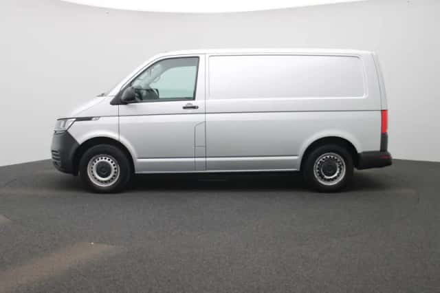 Volkswagen Transporter (2021) thumbnail 4