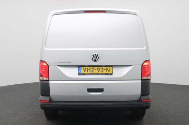 Volkswagen Transporter (2021) thumbnail 5