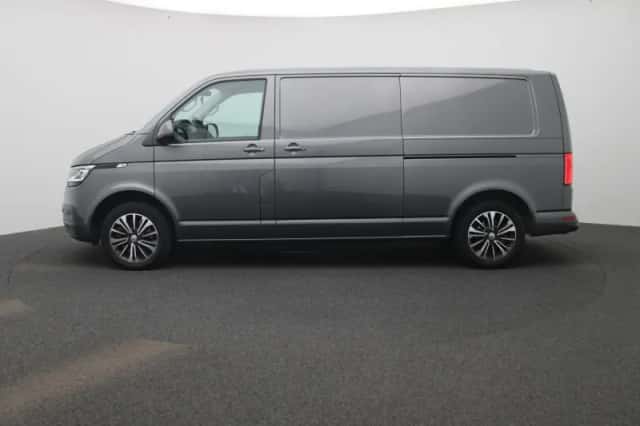 Volkswagen Transporter (2022) thumbnail 4