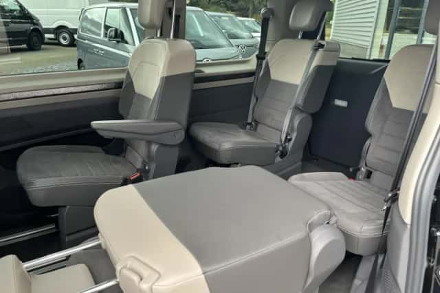 Volkswagen Multivan (2022) thumbnail 4