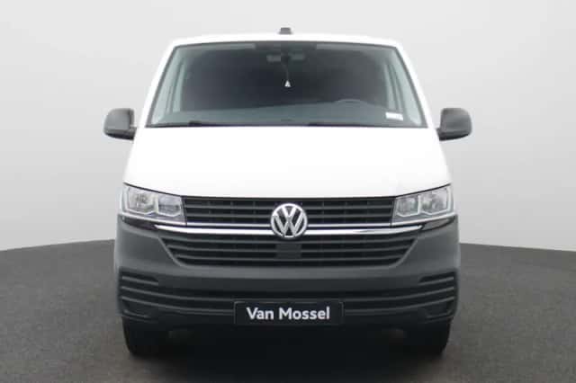Volkswagen Transporter (2023) thumbnail 3