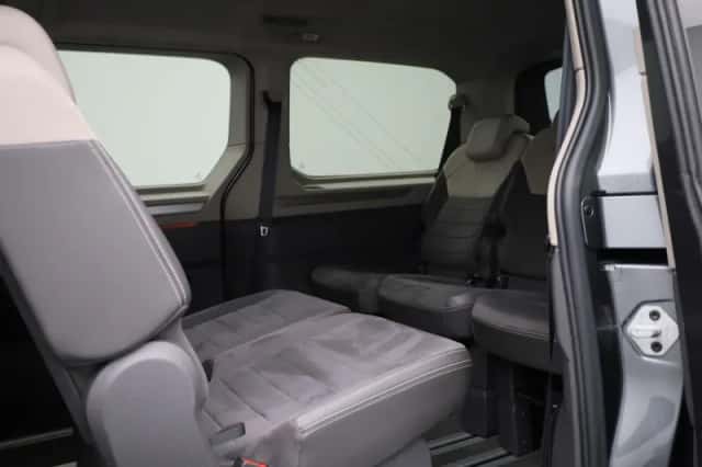 Volkswagen Multivan (2023) thumbnail 16