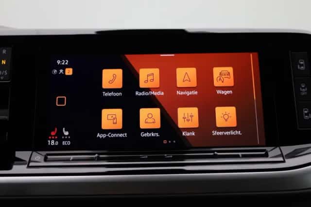 Volkswagen Multivan (2023) thumbnail 24