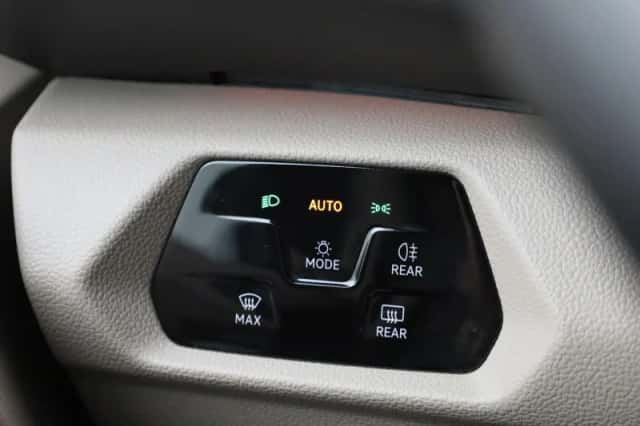 Volkswagen Multivan (2023) thumbnail 35