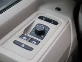 Volkswagen Multivan thumbnail 36