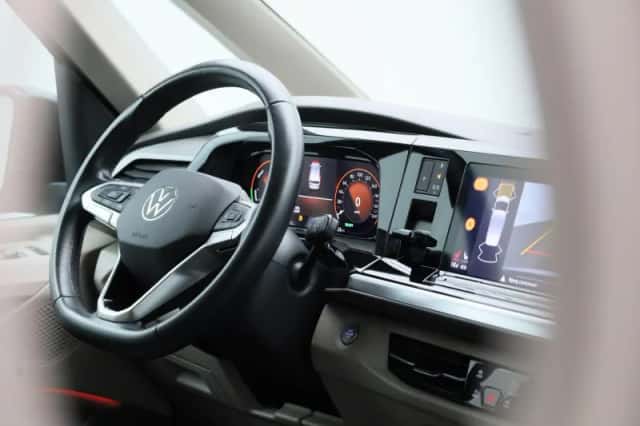 Volkswagen Multivan (2023) thumbnail 40