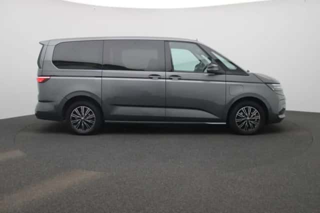 Volkswagen Multivan (2023) thumbnail 6