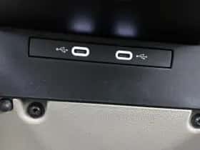 Volkswagen Multivan thumbnail 42
