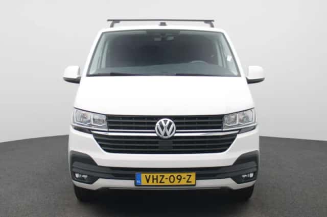 Volkswagen Transporter (2021) thumbnail 3