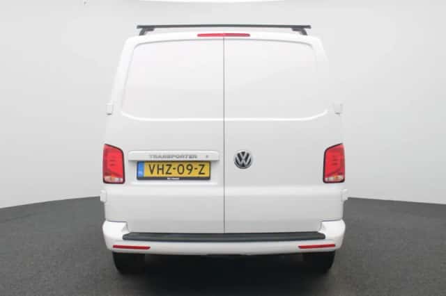 Volkswagen Transporter (2021) thumbnail 5