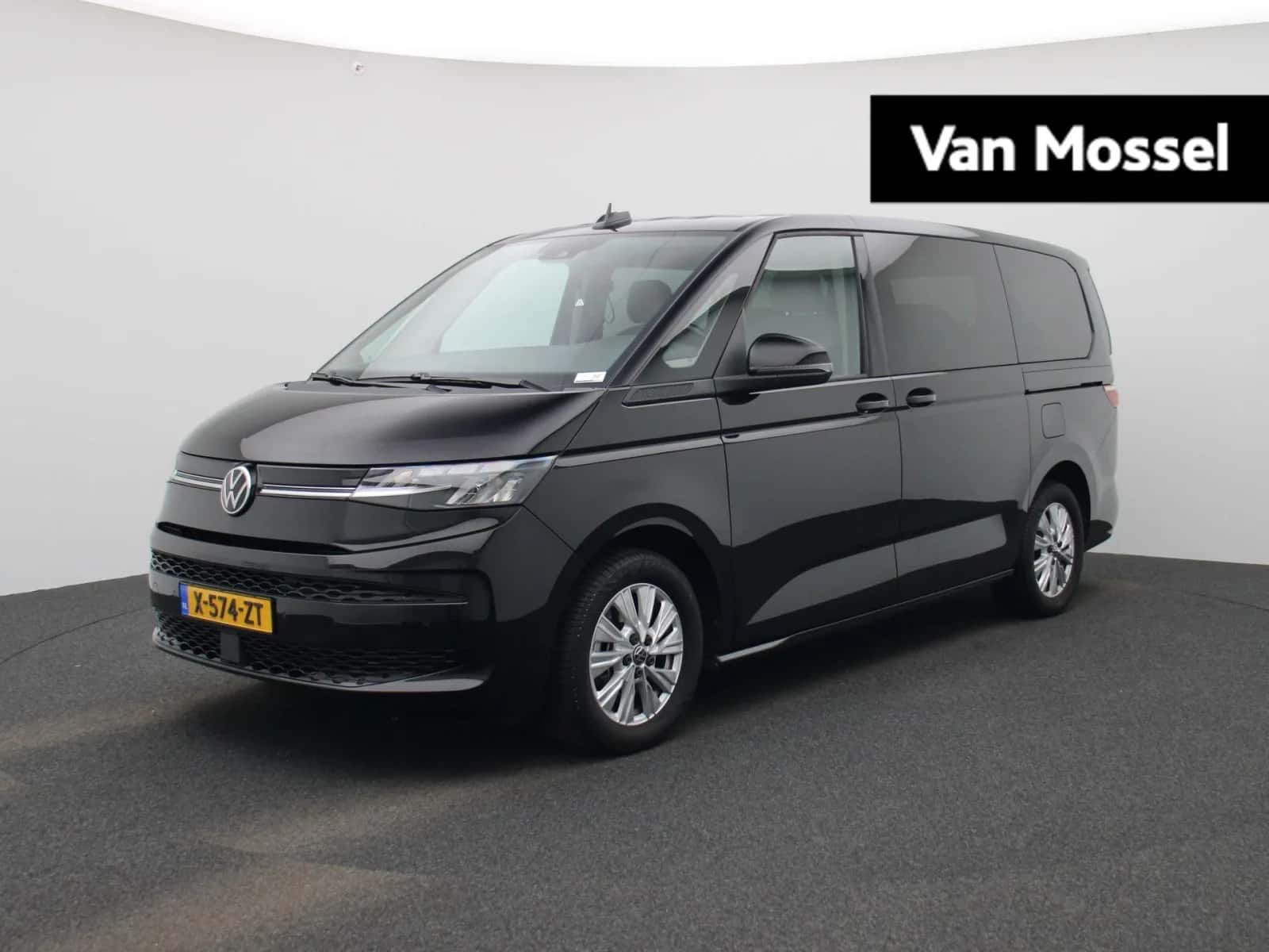 Volkswagen Multivan (2024) — foto 1