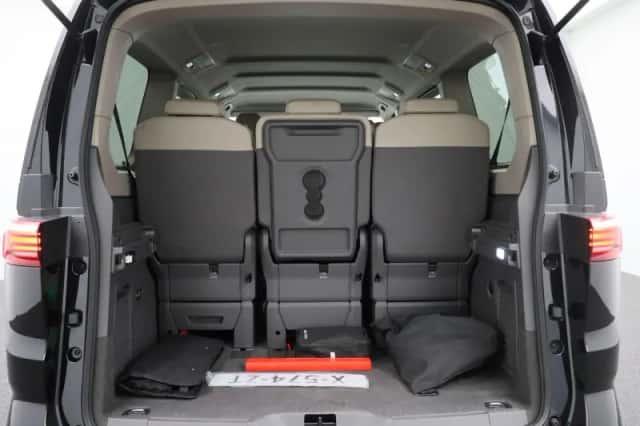 Volkswagen Multivan (2024) thumbnail 15