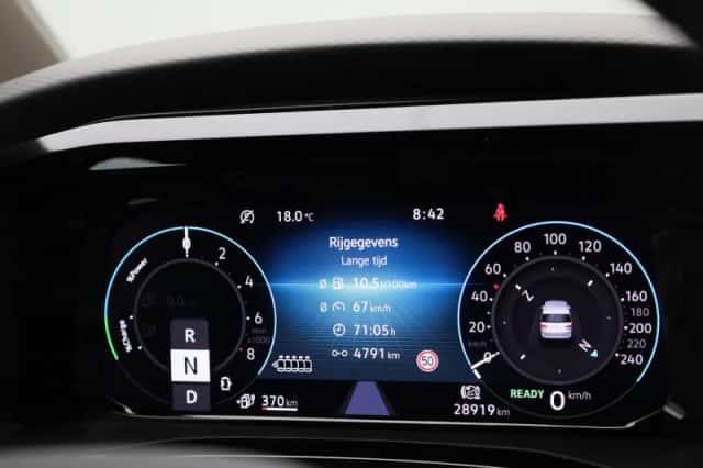 Volkswagen Multivan (2024) thumbnail 26