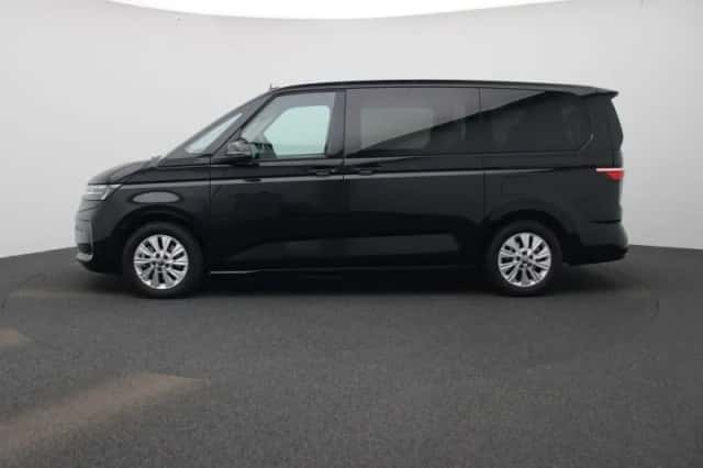 Volkswagen Multivan (2024) thumbnail 4