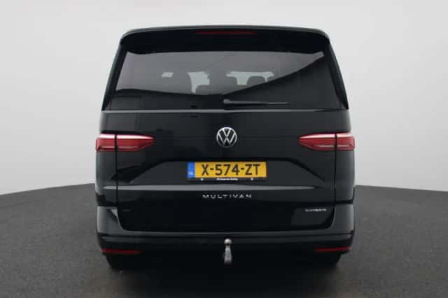 Volkswagen Multivan (2024) thumbnail 5