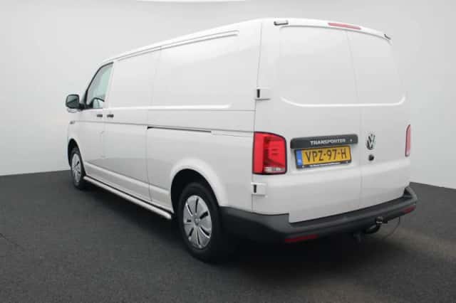 Volkswagen Transporter (2022) thumbnail 2