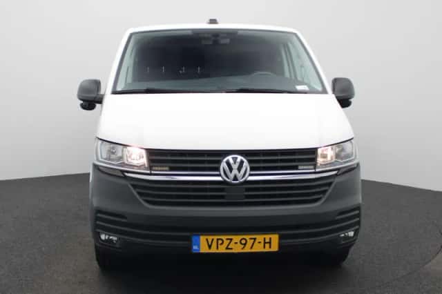 Volkswagen Transporter (2022) thumbnail 3