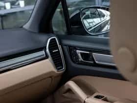 Porsche Cayenne thumbnail 24