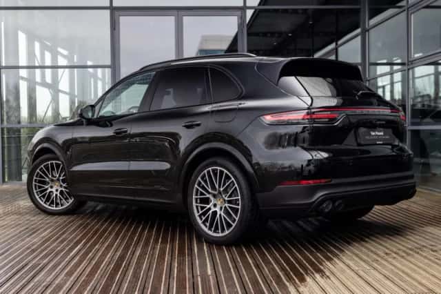 Porsche Cayenne (2022) thumbnail 6
