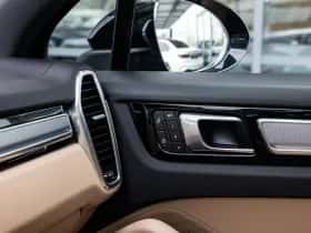 Porsche Cayenne thumbnail 54