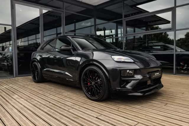 Porsche Macan (2025) thumbnail 3