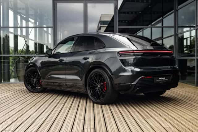 Porsche Macan (2025) thumbnail 4