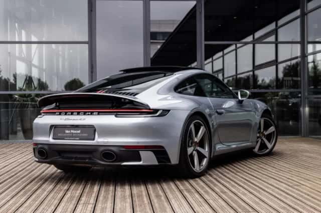 Porsche 911 (2020) thumbnail 6