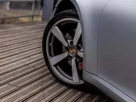 Porsche 911 thumbnail 9