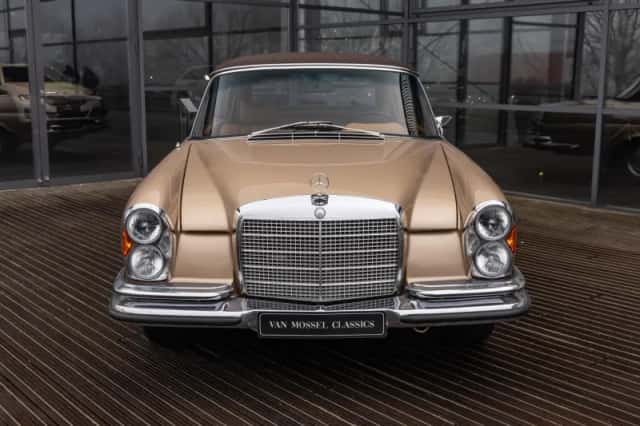 Mercedes-Benz 280 SE (1971) thumbnail 4