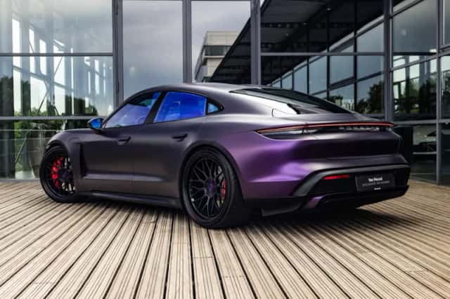 Porsche Taycan (2020) thumbnail 4