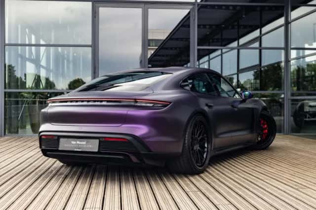 Porsche Taycan (2020) thumbnail 6