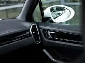 Porsche Cayenne thumbnail 24