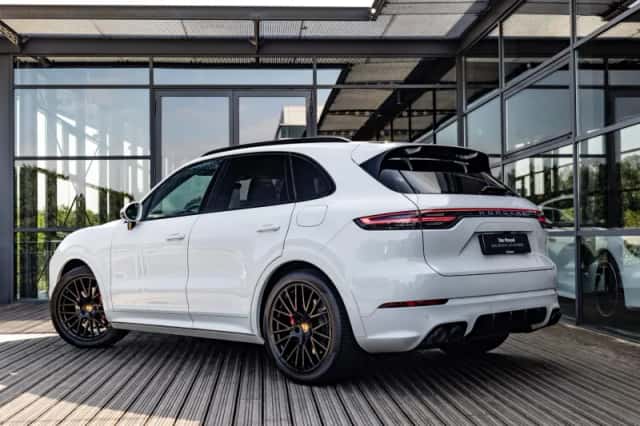 Porsche Cayenne (2021) thumbnail 2