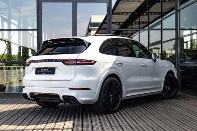 Porsche Cayenne (2021) thumbnail 4