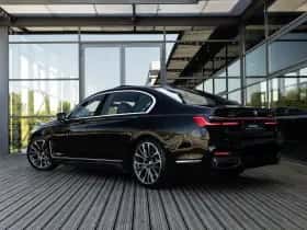 BMW 7-Serie thumbnail 5