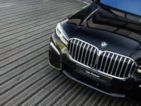 BMW 7-Serie thumbnail 9