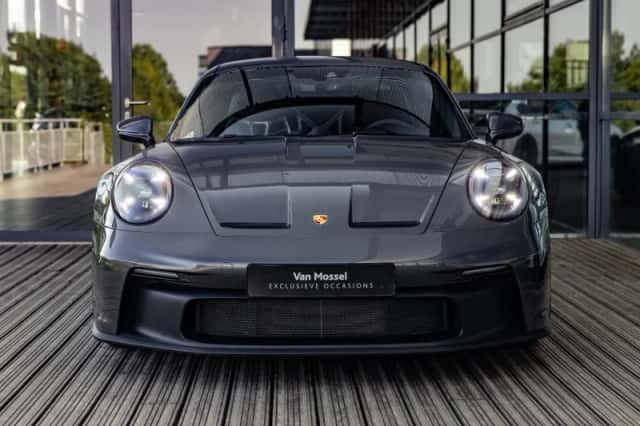 Porsche 911 (2021) thumbnail 3