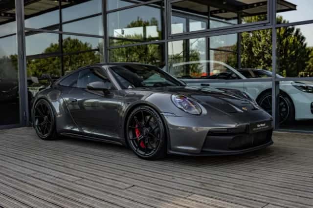 Porsche 911 (2021) thumbnail 4