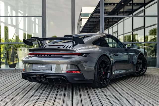 Porsche 911 (2021) thumbnail 5