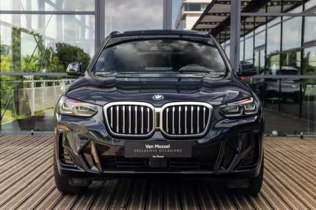 BMW X3 (2023) thumbnail 2