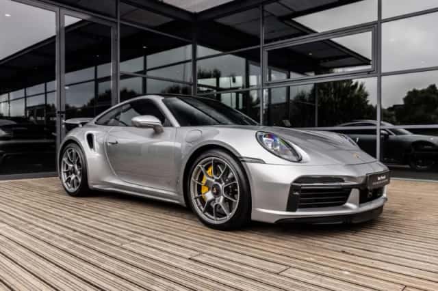 Porsche 911 (2022) thumbnail 4