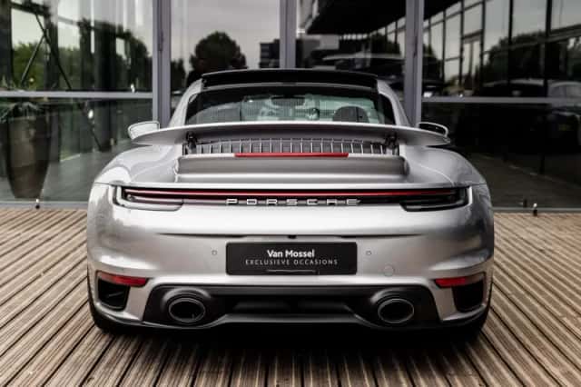 Porsche 911 (2022) thumbnail 6