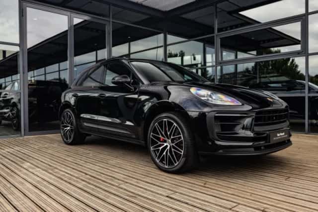 Porsche Macan (2022) thumbnail 3